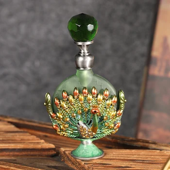 1pc Vintage 7ml Peacock Pakartotinai užpildomas tuščias kvepalų buteliukas Metalinis emalis Povo ekranas Dekoras Smaragdinis dangtelis Žalias stiklas Lašintuvo dovana