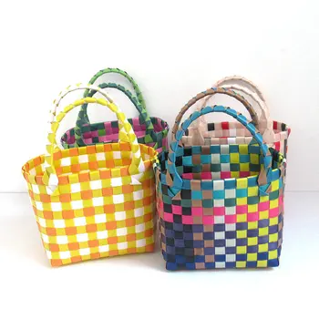 Naujas austas krepšys Mažas kvadratinis krepšys Plastikinis daržovių krepšys Mažas spalvotas krepšelis Nuotraukų darymas ir paplūdimio krepšys Rankinės moterims