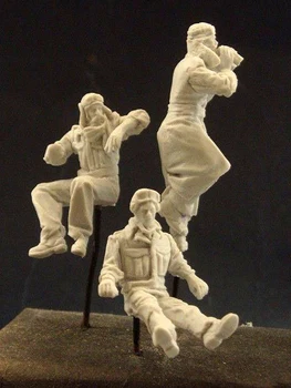 New Unassembled 1/35 ancient crew include 3 man Resin Figure Unpainted Model Kit