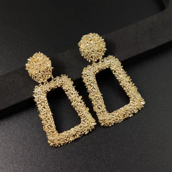 Vintažiniai geometriniai lašiniai auskarai moterims Pareiškimas Auskarai Papuošalai Raižytas metalas Aukso spalvos ausų mados papuošalai Madinga dovana